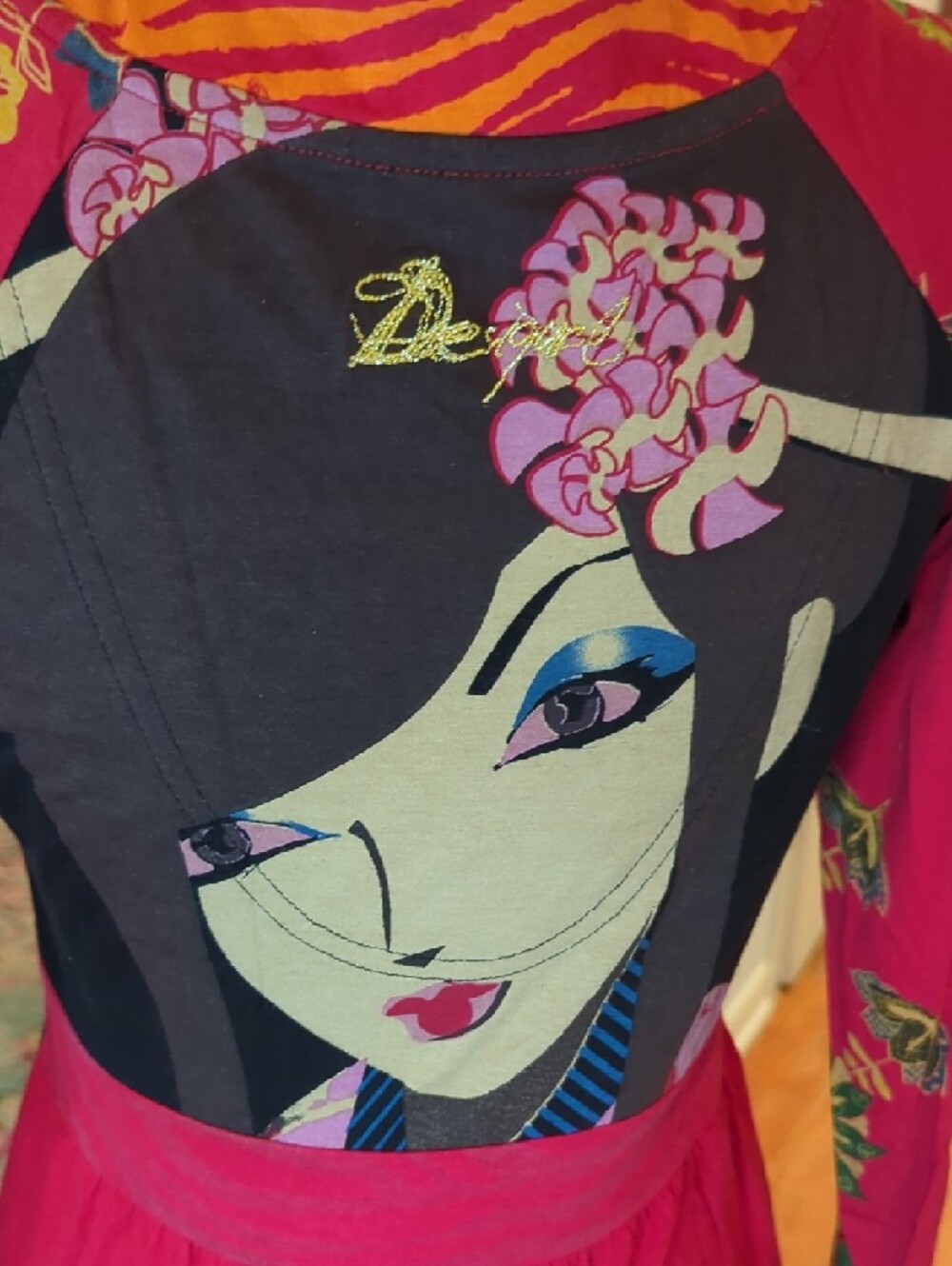 Vibrant Stretch Cotton Mixed-Print V-Neck Tunic With Illustrated Face Detail - Picture 6 of 12
